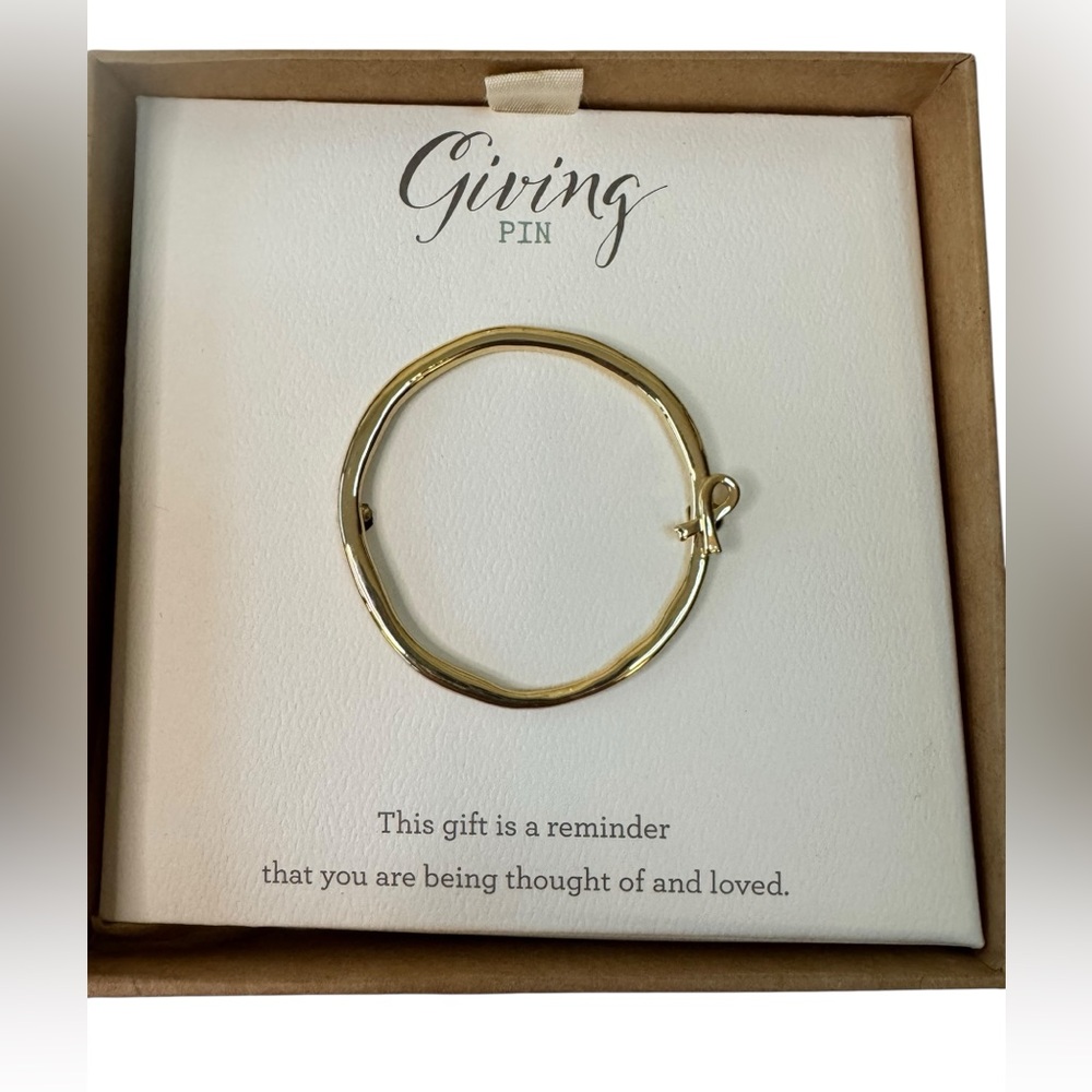 Demdaco Gold Tone GIVING PIN Circle With Ribbon Brooch/Pin In Gift‎ Box
